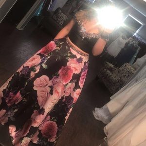 BEAUTIFUL TWO PIECE PROM DRESS
